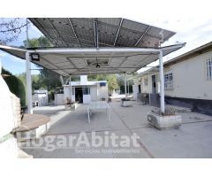 CHALET CON PISCINA, TERRAZA, GARAJE Y BARBACOA