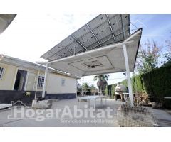 CHALET CON PISCINA, TERRAZA, GARAJE Y BARBACOA