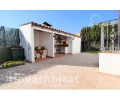 ESPECTACULAR VILLA CON PISCINA, GARAJE Y AMPLIA PARCELA