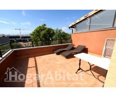 PRECIOSO ADOSADO EN RESIDENCIAL CON GARAJE, PISCINA, TERRAZA, Y TRASTERO