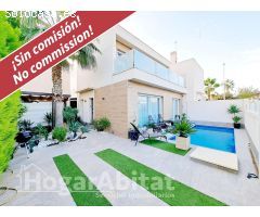 VILLA SEMINUEVA CON PISCINA, SOLARIUM Y TERRAZA