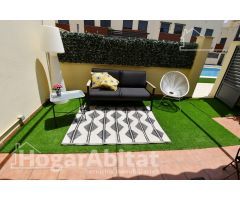 ADOSADO SEMINUEVO CON TERRAZA, GARAJE Y PISCINA
