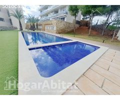 PRECIOSO DÚPLEX EN RESIDENCIAL CON GARAJE Y TERRAZA, CERCA DEL MAR