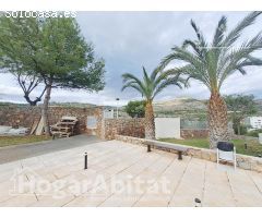 PRECIOSO DÚPLEX EN RESIDENCIAL CON GARAJE Y TERRAZA, CERCA DEL MAR
