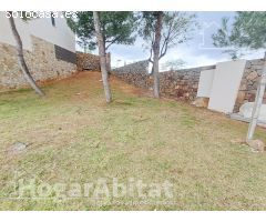 PRECIOSO DÚPLEX EN RESIDENCIAL CON GARAJE Y TERRAZA, CERCA DEL MAR