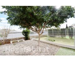 PRECIOSO DÚPLEX EN RESIDENCIAL CON GARAJE Y TERRAZA, CERCA DEL MAR