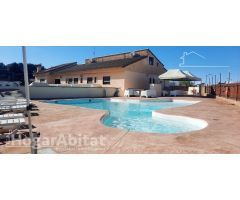 GRAN CHALET CON PISCINA, GARAJE Y PISTA DE PADEL PRIVADA