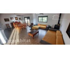 GRAN CHALET CON PISCINA, GARAJE Y PISTA DE PADEL PRIVADA
