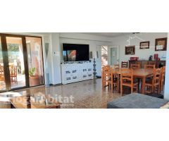 GRAN CHALET CON PISCINA, GARAJE Y PISTA DE PADEL PRIVADA