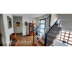 GRAN CHALET CON PISCINA, GARAJE Y PISTA DE PADEL PRIVADA