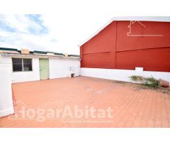AMPLIO ADOSADO CON GARAJE, TERRAZA Y TRASTERO