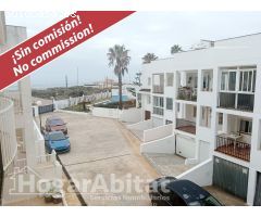 ¡PRIMERA LÍNEA DE PLAYA! ADOSADO EN RESIDENCIAL CON PISCINA Y TRES TERRAZAS