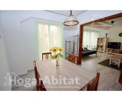 REFORMADO, BONITO Y EXTERIOR CON BALCÓN EN EL CENTRO