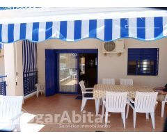 ¡Al lado mismo de la playa! Seminuevo con piscina, terraza y garaje