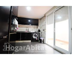 PRECIOSO Y REFORMADO ADOSADO CON GARAJE Y TERRAZA, EN EL CENTRO