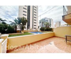 LUMINOSO Y EXTERIOR EN RESIDENCIAL CON PISCINA Y DOS TERRAZAS, EN LA AV DEL PUERTO