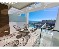 ¡NUEVO A ESTRENAR! ESPECTACULAR EXTERIOR JUNTO AL MAR CON PISCINA Y GARAJE