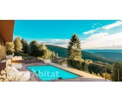 ¡TOTALMENTE NUEVA! PRECIOSA VILLA AMPLIA CON PISCINA PRIVADA Y GARAJE