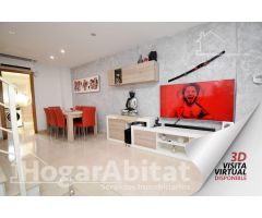 ADOSADO SEMINUEVO CON PISCINA, TERRAZA Y BARBACOA