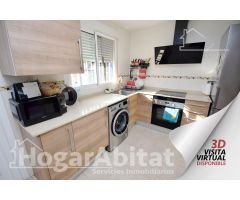 ADOSADO SEMINUEVO CON PISCINA, TERRAZA Y BARBACOA