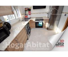 ADOSADO SEMINUEVO CON PISCINA, TERRAZA Y BARBACOA