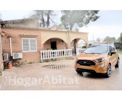 ¡ESPECTACULAR CHALET! CON GARAJE Y PISCINA PRIVADA