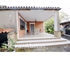 ¡MAGNÍFICA OPORTUNIDAD! GRAN CHALET CON PISCINA PRIVADA, TERRAZA Y PARCELA