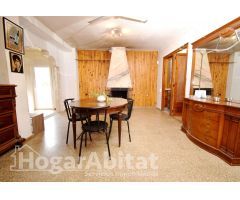 ¡GRAN OPORTUNIDAD! CHALET RÚSTICO CON PISCINA, GARAJE, BARBACOA Y TERRAZA