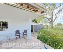 ¡CERCA DE LA PLAYA! GRAN CHALET CON TERRAZA, JARDÍN Y GARAJE