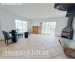 ¡CERCA DE LA PLAYA! GRAN CHALET CON TERRAZA, JARDÍN Y GARAJE