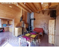 AMPLIO CHALET SEMINUEVO CON GRAN TERRENO Y GARAJE
