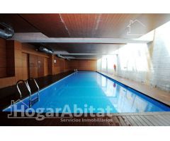 ¡CERCA DE LA PLAYA! AMPLIO EN RESIDENCIAL CON PISCINA Y TERRAZA