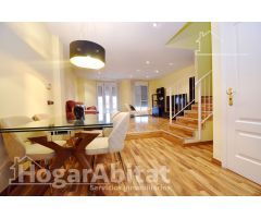 ¡CASA ESPECTACULAR! REFORMADA CON GARAJE Y TRES TERRAZAS, CERCA DEL CENTRO