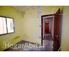 ¡GRAN OPORTUNIDAD! PARA REFORMAR TOTALMENTE CON BALCÓN Y TRASTERO