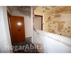 ¡GRAN OPORTUNIDAD! PARA REFORMAR TOTALMENTE CON BALCÓN Y TRASTERO
