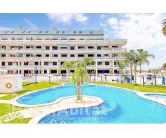 ¡RESIDENCIAL DE LUJO! ACOGEDOR Y LUMINOSO CON TERRAZA, FRENTE AL MAR!