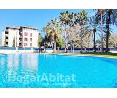 ¡RESIDENCIAL DE LUJO! ACOGEDOR Y LUMINOSO CON TERRAZA, FRENTE AL MAR!