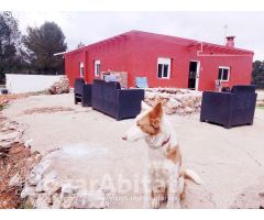 CHALET RUSTICO CON PARCELA, TERRAZA Y PARKING
