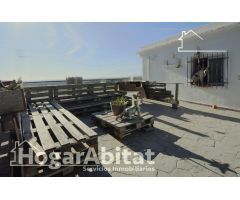 ¡VISTAS DESPEJADAS! CHALET CON PISCINA, GARAJE, TERRAZA Y BARBACOA