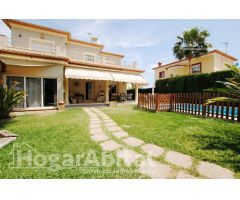 ¡VILLA ESPECTACULAR! AMPLIA CON PISCINA PRIVADA, GARAJE Y GRAN TERRAZA