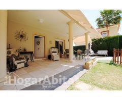 ¡VILLA ESPECTACULAR! AMPLIA CON PISCINA PRIVADA, GARAJE Y GRAN TERRAZA