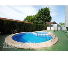 SEMIREFORMADO Y AMPLIO CON PISCINA Y BALCÓN