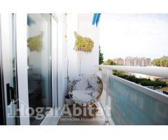 SEMIREFORMADO Y AMPLIO CON PISCINA Y BALCÓN