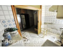 ¡OPORTUNIDAD DE INVERSIÓN! CASA PARA REFORMAR CON GARAJE, EN EL CENTRO
