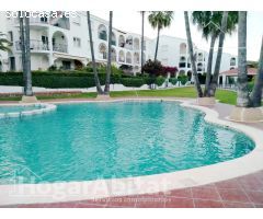 ¡CERCA DEL MAR! EXTERIOR Y REFORMADO EN RESIDENCIAL CON JARDÍN Y TERRAZA