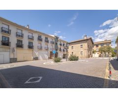 Casa de Pueblo en Venta en Puente la Reina/Gares, Navarra