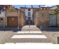 Casa de Pueblo en Venta en Puente la Reina/Gares, Navarra
