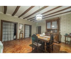 Casa de Pueblo en Venta en Puente la Reina/Gares, Navarra