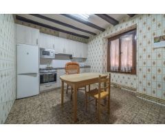 Casa de Pueblo en Venta en Puente la Reina/Gares, Navarra