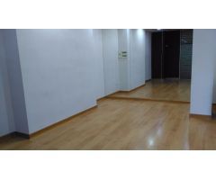 Local comercial en Alquiler en Valencia de las Torres, Valencia
